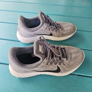 Nike Skyelux Gray Running Shoes Women's Size 7.5